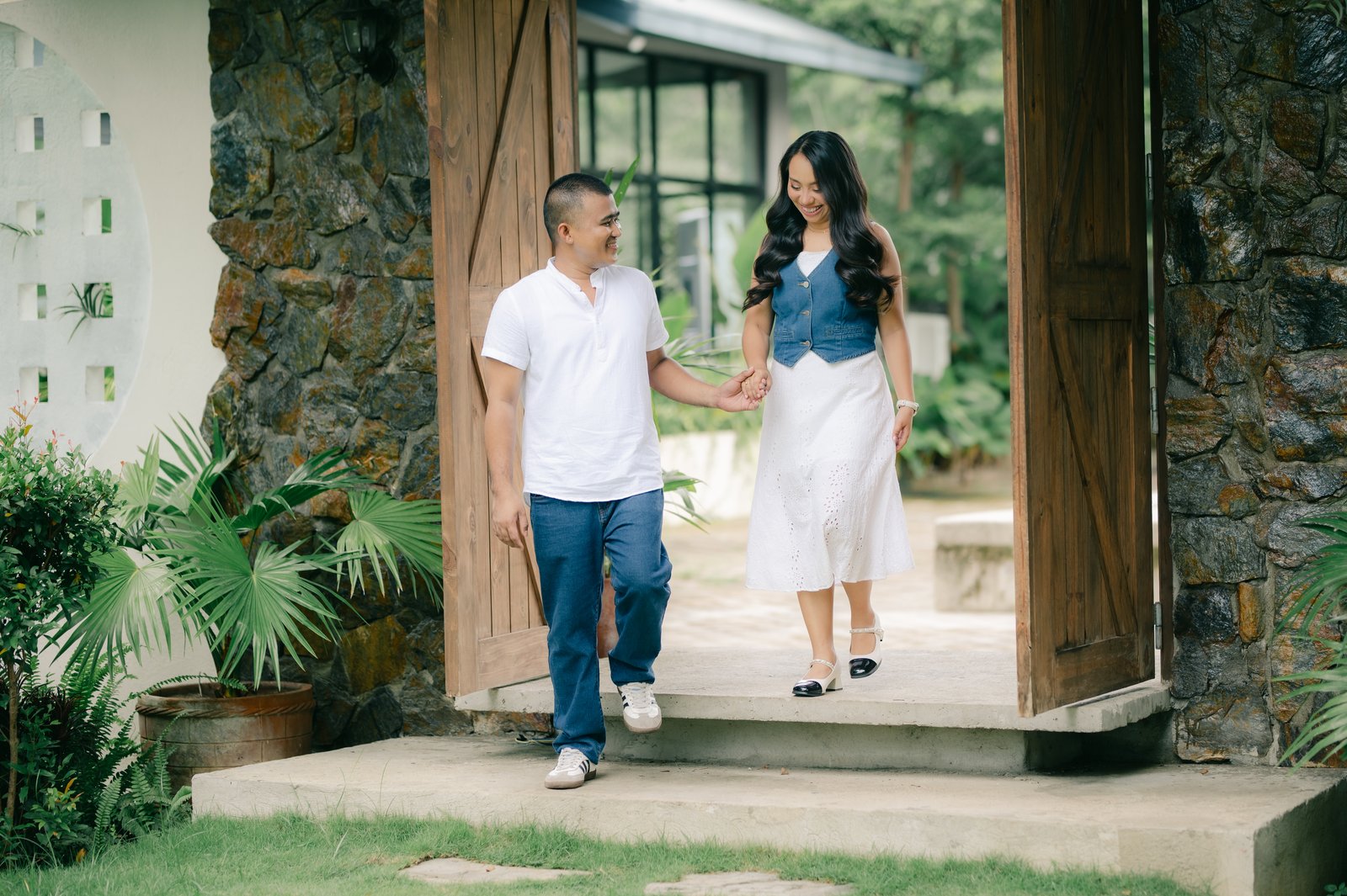 Pat & Laica Walking